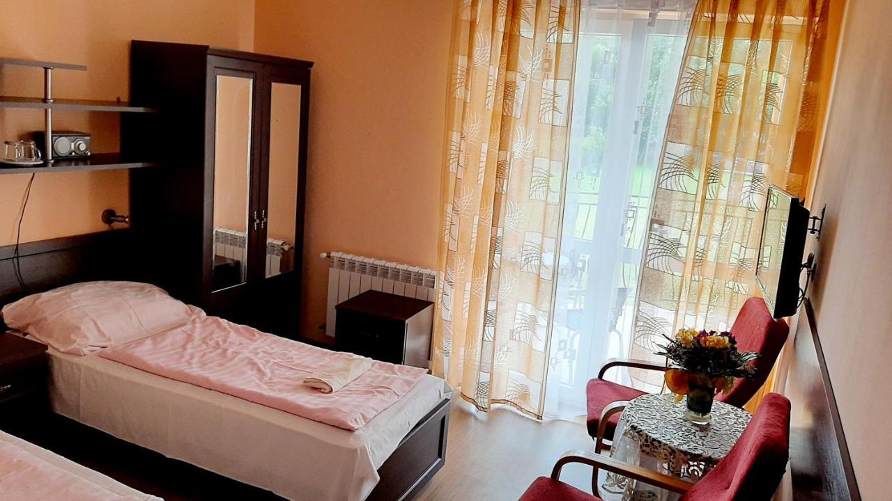 Janosik II Hotel Ustronie Morskie Exterior photo